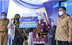 Raih Juara Terbaik Satu Stand Offline