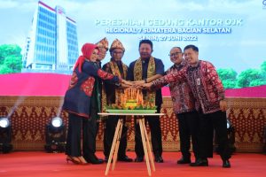 Ketua DPRD Provinsi Sumsel Terima Penghargaan Atas Dukungan Hibah Anggaran Pengembangan E-TLE Nasional